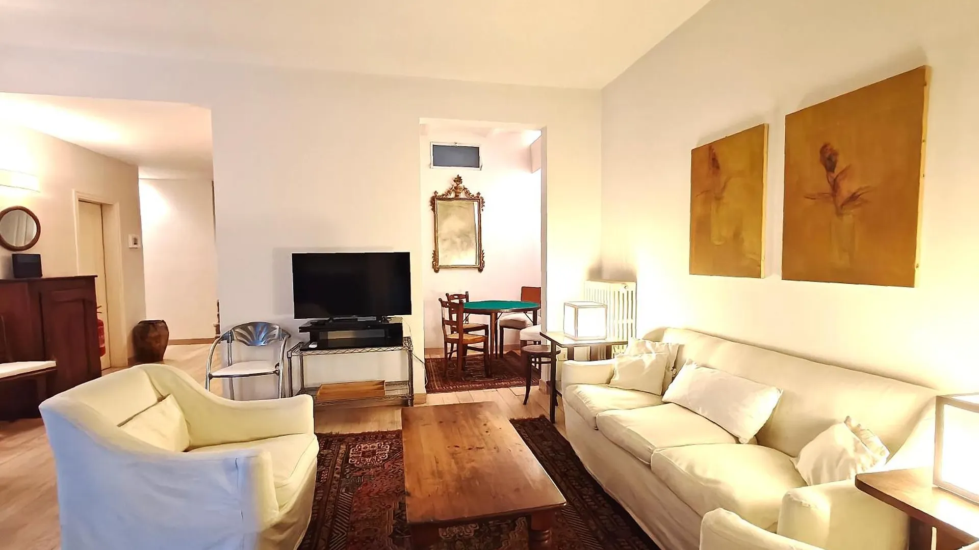 Mazzini Verde Charming Getaway With Courtyard Флоренция 0*,