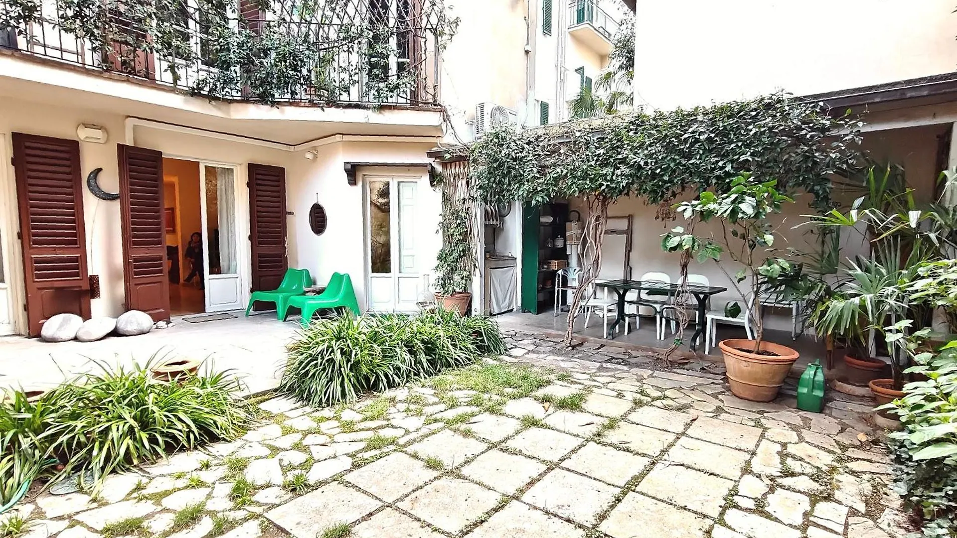 Апартаменты Mazzini Verde Charming Getaway With Courtyard Флоренция