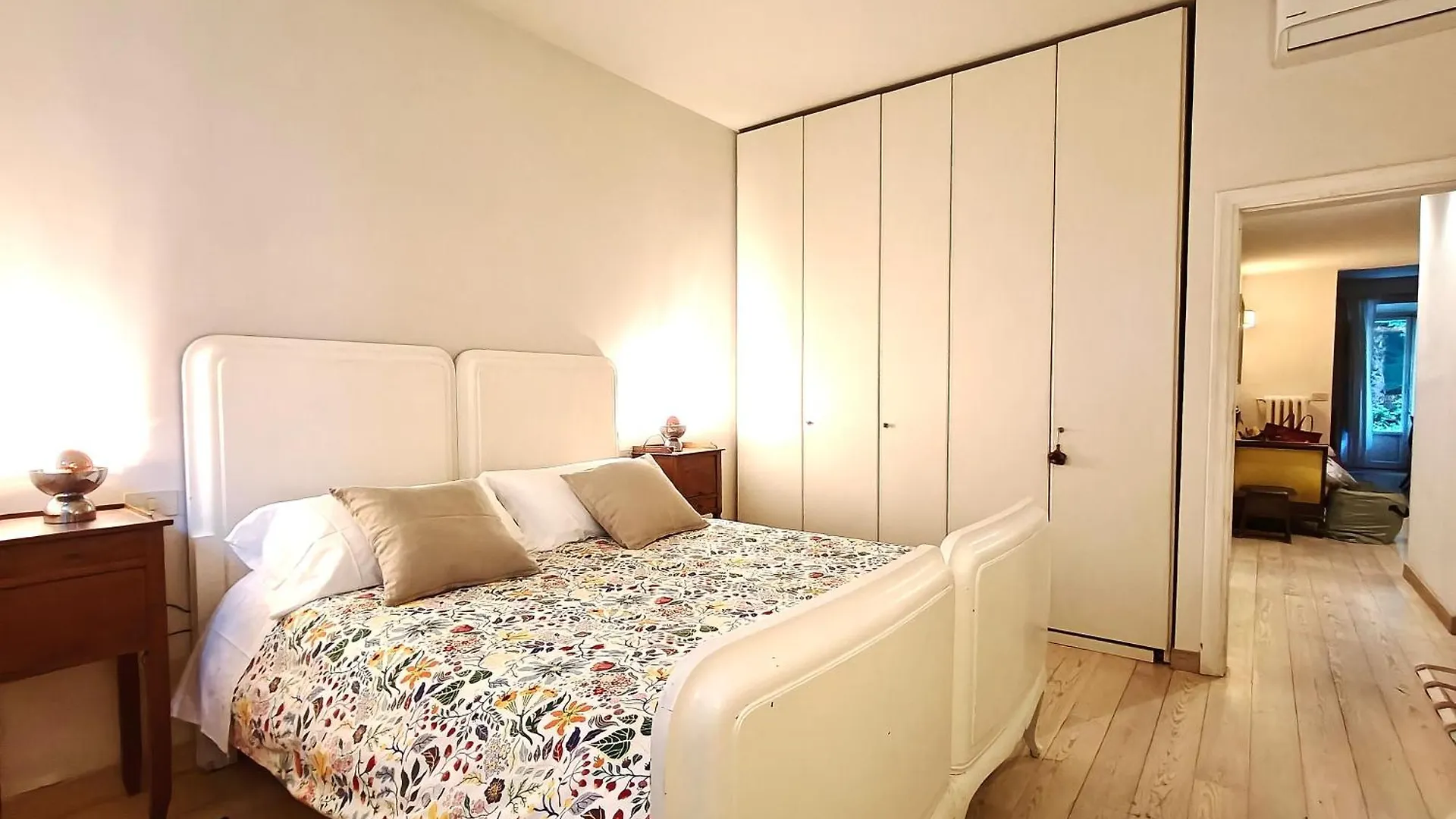 Mazzini Verde Charming Getaway With Courtyard フィレンツェ アパート